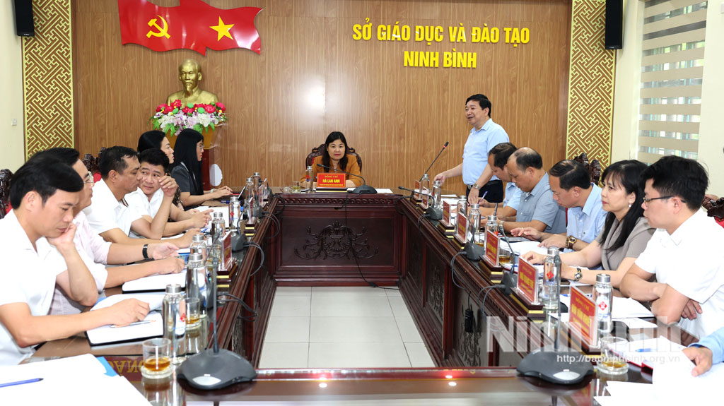 Lãnh đạo UBND tỉnh làm việc với Sở Giáo dục và Đào tạo