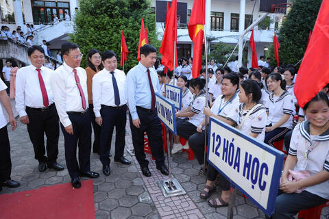 Đồng chí Bí thư Tỉnh ủy Trương Quốc Huy làm việc với Trường THPT chuyên Lê Hồng Phong, Trường THPT chuyên Biên Hoà