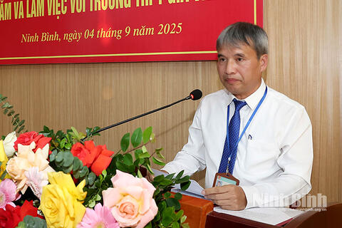 Đồng chí Phó Bí thư Thường trực Tỉnh ủy Đinh Thị Lụa làm việc với Trường THPT Gia Viễn C