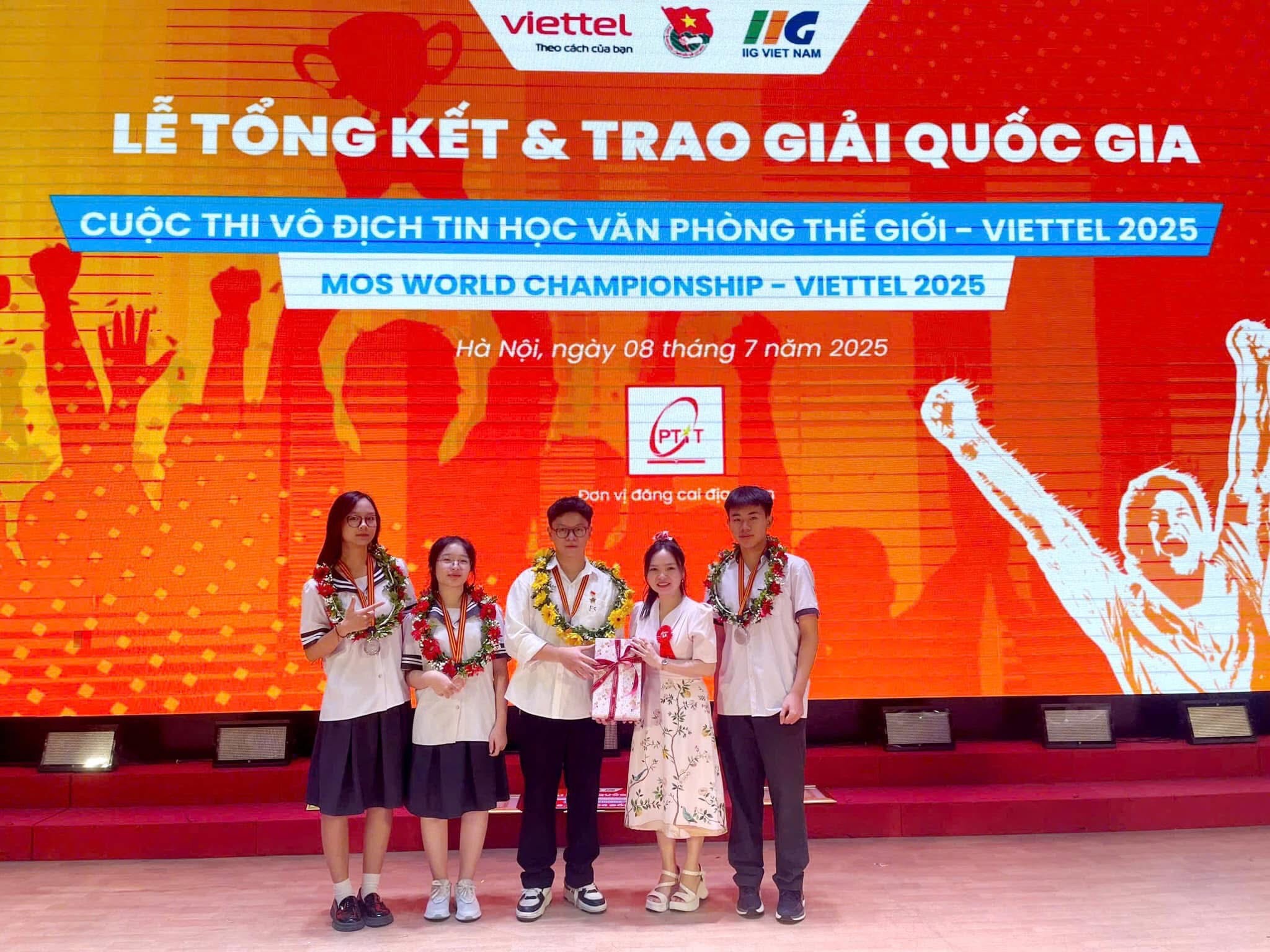 Học sinh Trường THPT chuyên Lê Hồng Phong đại diện Việt Nam dự thi Vô địch Tin học văn phòng thế giới 2025