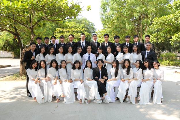 Trần Thị Huyền tấm gương về vượt khó vươn lên trong học tập