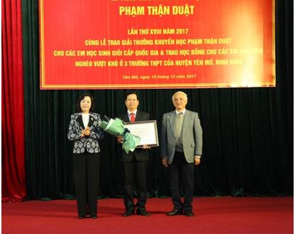 Trao giải thưởng Sử học Phạm Thận Duật