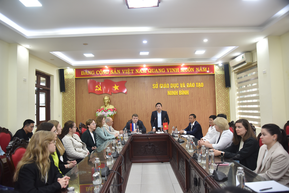 Sở Giáo dục và Đào tạo Ninh Bình làm việc với Trung tâm Khoa học và Văn hóa Nga tại Hà Nội và các trường đại học Liên bang Nga