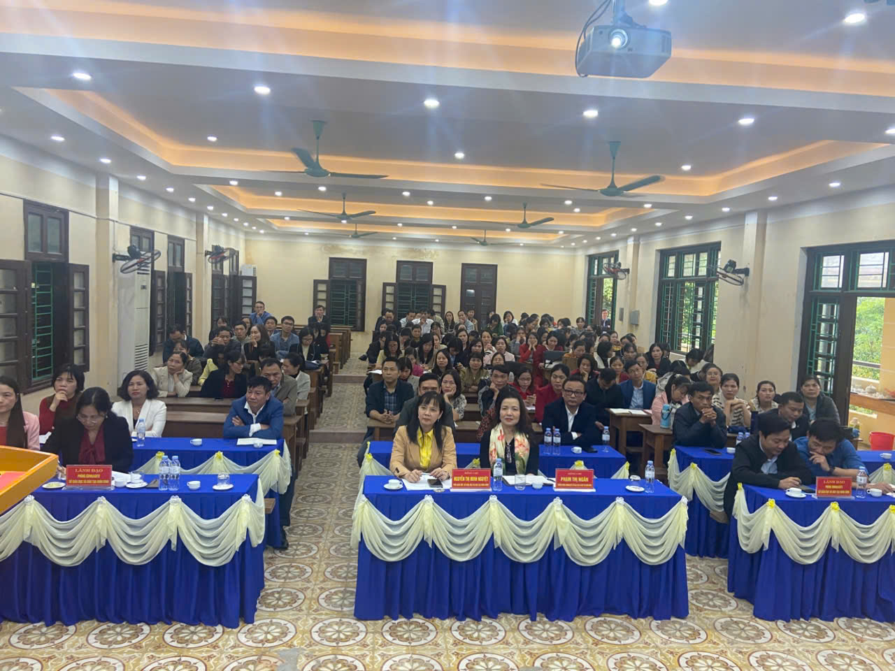 Hội thảo chuyên môn Cụm Trung tâm giáo dục thường xuyên số 3