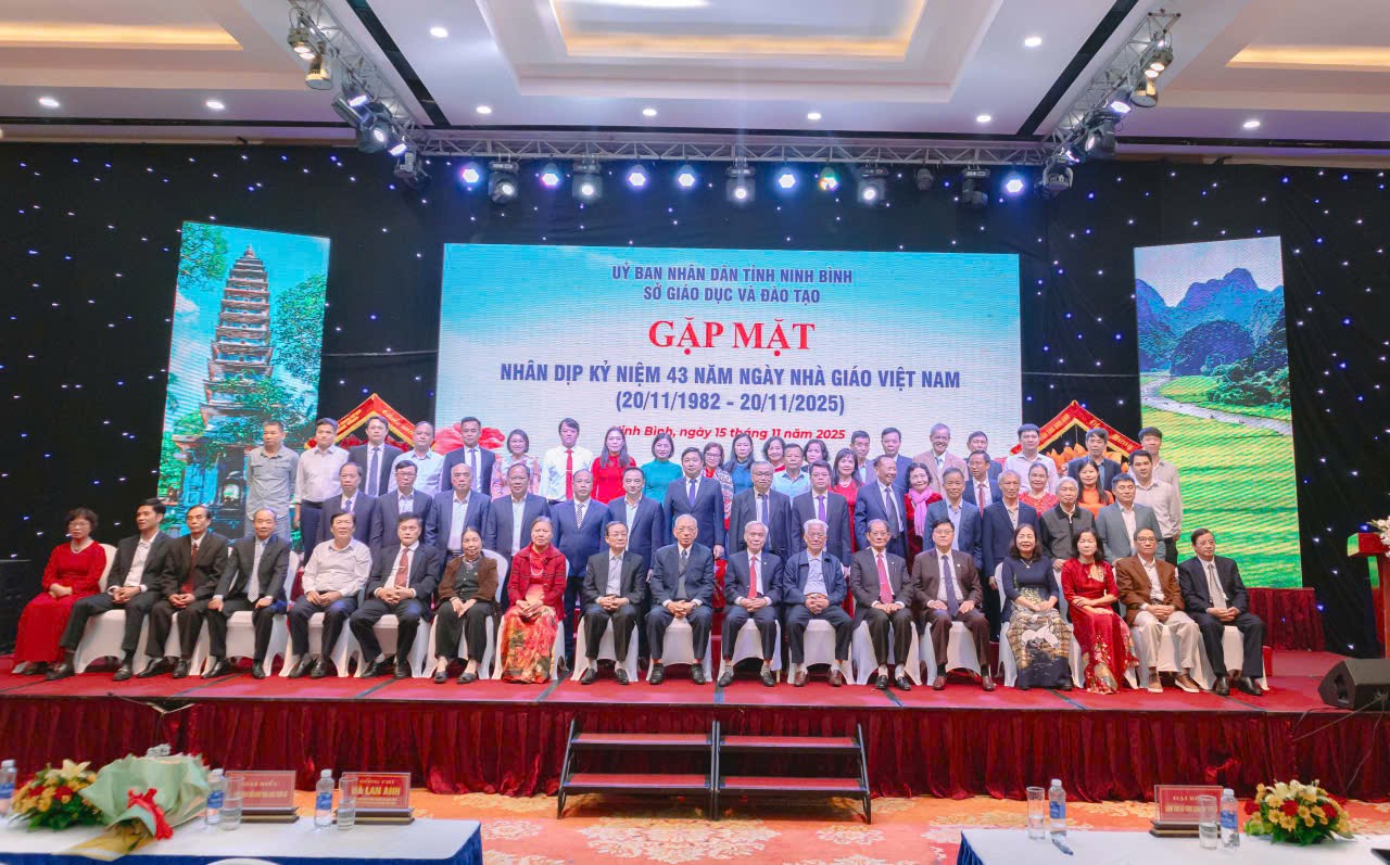 Sở Giáo dục và Đào tạo tổ chức gặp mặt Kỷ niệm 43 năm ngày Nhà giáo Việt Nam