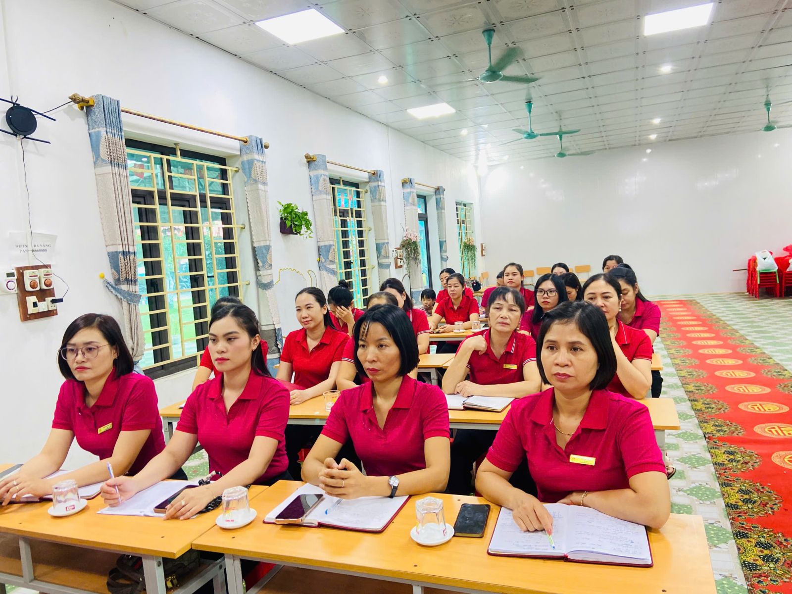 Bồi dưỡng nâng cao chất lượng nuôi dưỡng, chăm sóc trẻ theo hướng lồng ghép dinh dưỡng và tăng cường vận động cho trẻ mầm non