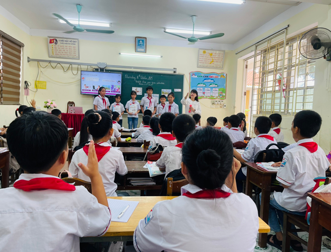 Đổi mới phương pháp dạy Tiếng Anh Tiểu học qua sinh hoạt chuyên môn