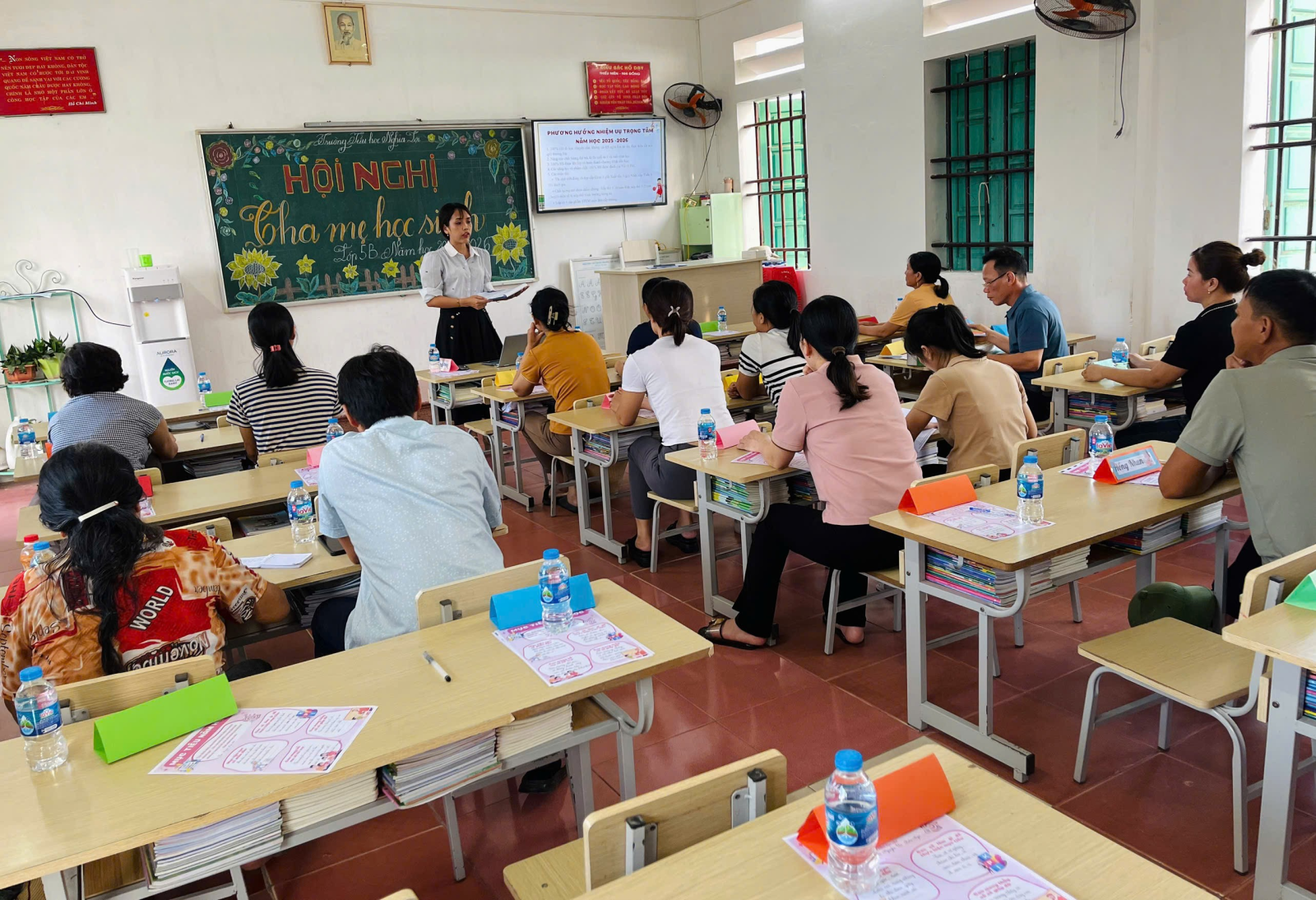 Gặp mặt cha mẹ học sinh đầu năm học đồng hành- sẻ chia