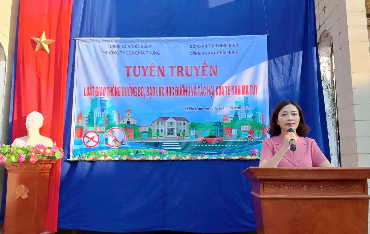 Trường THCS Nghĩa Trung – tuyên truyền về luật giao thông đường bộ, phòng chống bạo lực học đường và tác hại của ma túy