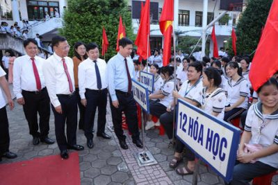 Đồng chí Bí thư Tỉnh ủy Trương Quốc Huy làm việc với Trường THPT chuyên Lê Hồng Phong, Trường THPT chuyên Biên Hoà