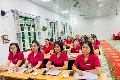 Bồi dưỡng nâng cao chất lượng nuôi dưỡng, chăm sóc trẻ theo hướng lồng ghép dinh dưỡng và tăng cường vận động cho trẻ mầm non