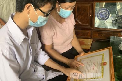 Cậu học trò mồ côi cha phấn đấu thi đỗ vào lớp chuyên Tin