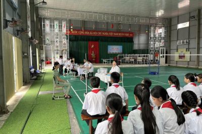 Trường THCS Quang Thiện phối hợp với Trạm Y tế xã Quang Thiện thăm, khám sức khỏe cho học sinh