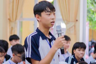 Trường THPT Vũ Văn Hiếu tổ chức Lễ ký cam kết thực hiện pháp luật phòng, chống tệ nạn xã hội và nói chuyện chuyên đề về an toàn giao thông, an ninh trật tự